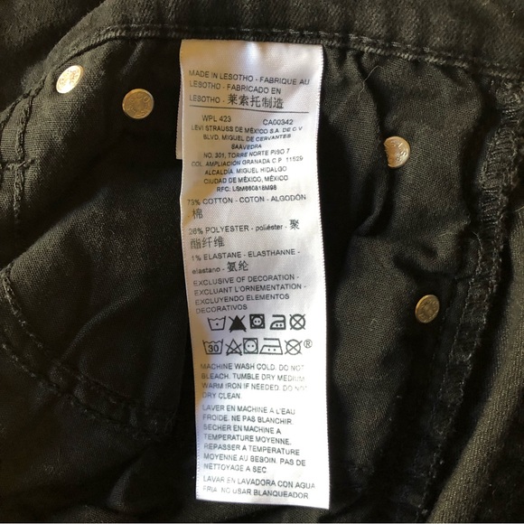 EUC | Ladies Levi Jeans - Picture 6 of 8